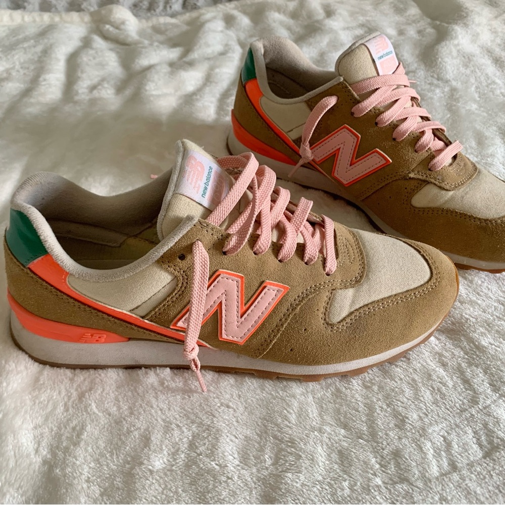 New Balance 696 Sneakers